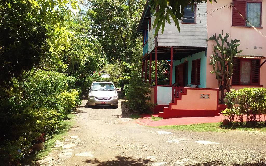 Shades Cottage Guesthouse Blue Hole Exterior foto